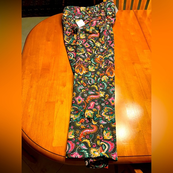 Croft & Barrow Womens Black Paisley Pull-On Mid-Rise Straight-Leg Pants Size 10 - Picture 3 of 6